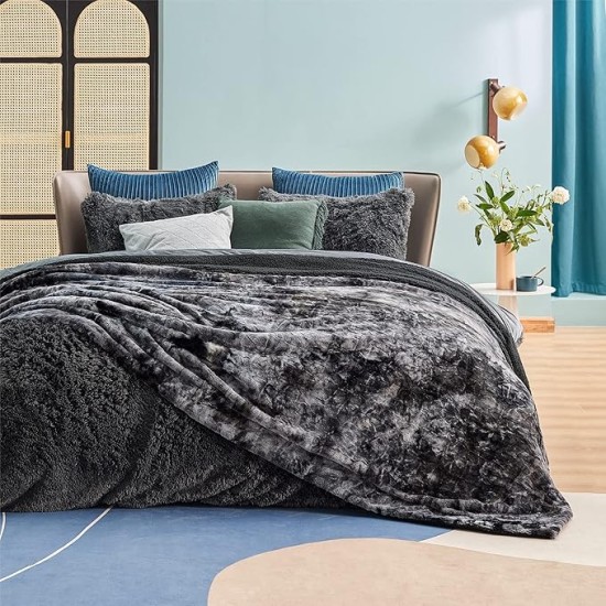 Fuzzy Blanket Queen Size - Black, Soft and Comfy Sherpa, Plush and Furry Faux Fur, Reversible Queen Blankets for Bed, 90x90 Inches