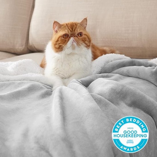 Sherpa Fleece Blankets King Size for Bed - Thick and Warm Blanket for Winter, Soft Fuzzy Plush King Blanket for All Seasons, Light Grey, 108x90 Inches