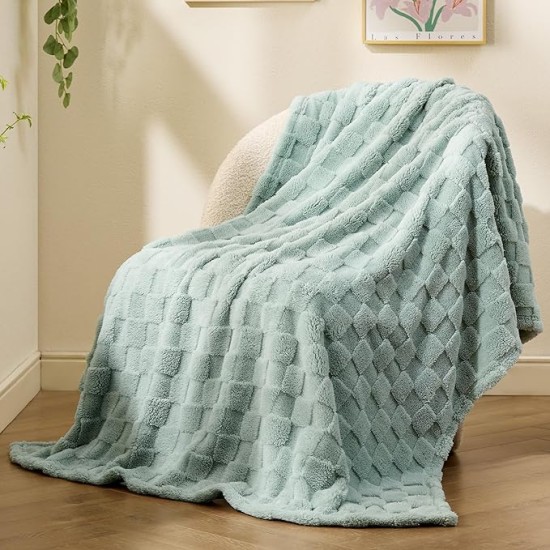 Sage Green Fleece Blanket for Couch - Checkered Throw Blanket for Women, Cute Soft Cozy Blanket for Girls, 50x60 Inches