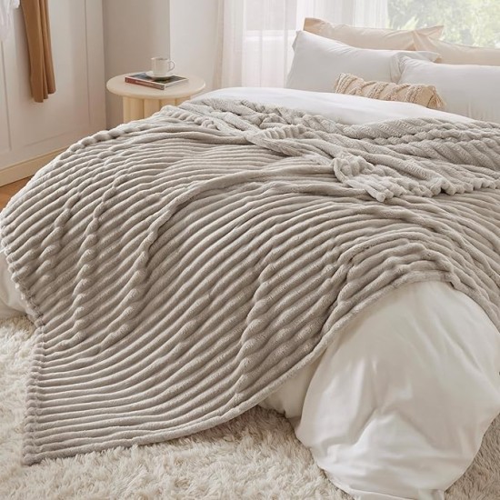 Blankets Queen Size for Bed - Super Soft Cozy Blankets for Women, Cute Large Fleece Blanket for Girls, Linen, 90x90 Inches