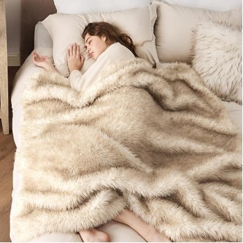 Faux Fur Blanket, Brown Soft and Fluffy Blanket, Fuzzy Cozy Plush Throw Blanket for Couch, Sofa and Bed, Thick and Warm Blanket, Christmas Blanket Gift for Women, 50x70 inches