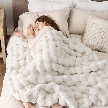 Faux Fur Blanket, White Soft and Fluffy Blanket, Fuzzy Cozy Plush Bubble Blanket for Couch, Sofa and Bed, Thick and Warm Blanket, Christmas Blanket Gift for Women, 50x70 inches