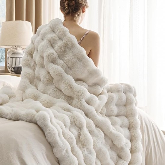 Faux Fur Blanket, White Soft and Fluffy Blanket, Fuzzy Cozy Plush Bubble Blanket for Couch, Sofa and Bed, Thick and Warm Blanket, Christmas Blanket Gift for Women, 50x70 inches