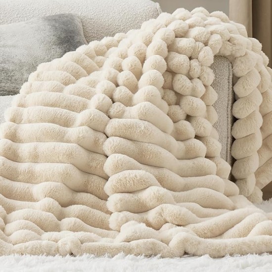 Faux Fur Blanket, Beige Soft and Fluffy Blanket, Fuzzy Cozy Plush Throw Blanket for Couch, Sofa and Bed, Thick and Warm Blanket, Christmas Blanket Gift for Women, 50x70 inches