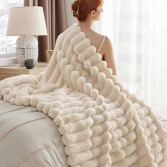 Faux Fur Blanket, Beige Soft and Fluffy Blanket, Fuzzy Cozy Plush Throw Blanket for Couch, Sofa and Bed, Thick and Warm Blanket, Christmas Blanket Gift for Women, 50x70 inches