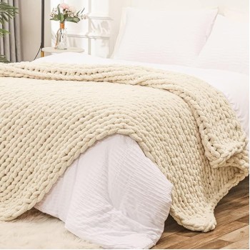 Chunky Knit Blanket Throw 80"x90" for Queen King Bed, 100% Hand Knitted Chenille Throw Blanket, Soft Giant Thick Cable Knit Blanket, Large Rope Knot Crochet Throw Blankets (Beige)