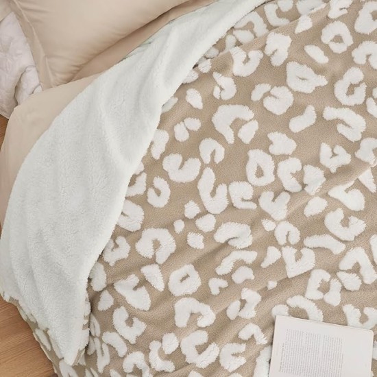 Thick and Warm Sherpa Blanket Queen Size for Winter, Cheetah Print Queen Blanket for Bed, Fuzzy Plush Cute Leopard Print Blanket for Women, Beige, 90x90 Inches