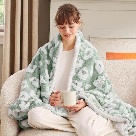 Thick and Warm Sherpa Blanket for Winter, Cheetah Print Throw Blanket for Couch, Fuzzy Plush Cute Leopard Print Blanket for Women, Sage Green, 50x60 Inches