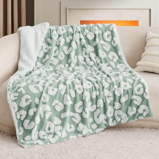 Thick and Warm Sherpa Blanket for Winter, Cheetah Print Throw Blanket for Couch, Fuzzy Plush Cute Leopard Print Blanket for Women, Sage Green, 50x60 Inches