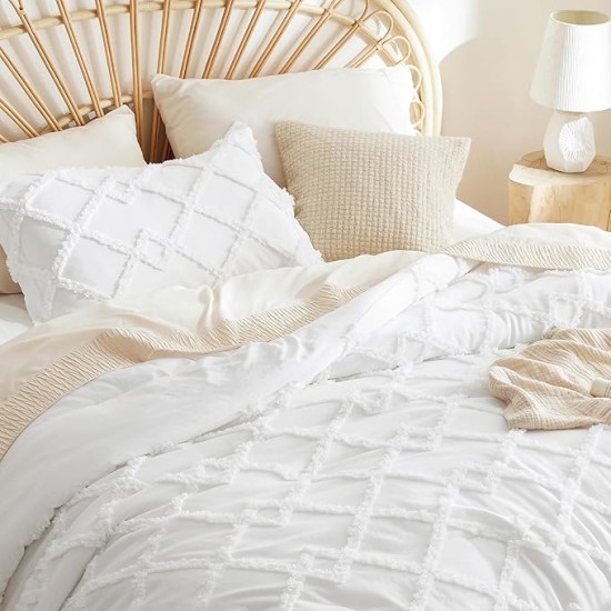 Boho Comforter Set Queen - White Tufted Bedding Comforter Set, 3 Pieces Farmhouse Shabby Chic Embroidery Bed Set, Soft Fluffy Geometric Pattern Comforter for All Seasons