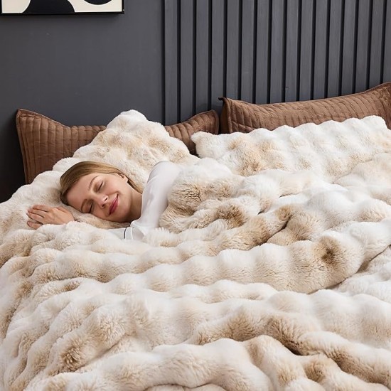 3 Pieces Fluffy Faux Rabbit Fur Bubble Comforter Set King Size, Tie-Dyeing Beige Plush Fuzzy Bedding Set, Warm Soft Bubble Comforter Bedding Set for Winter